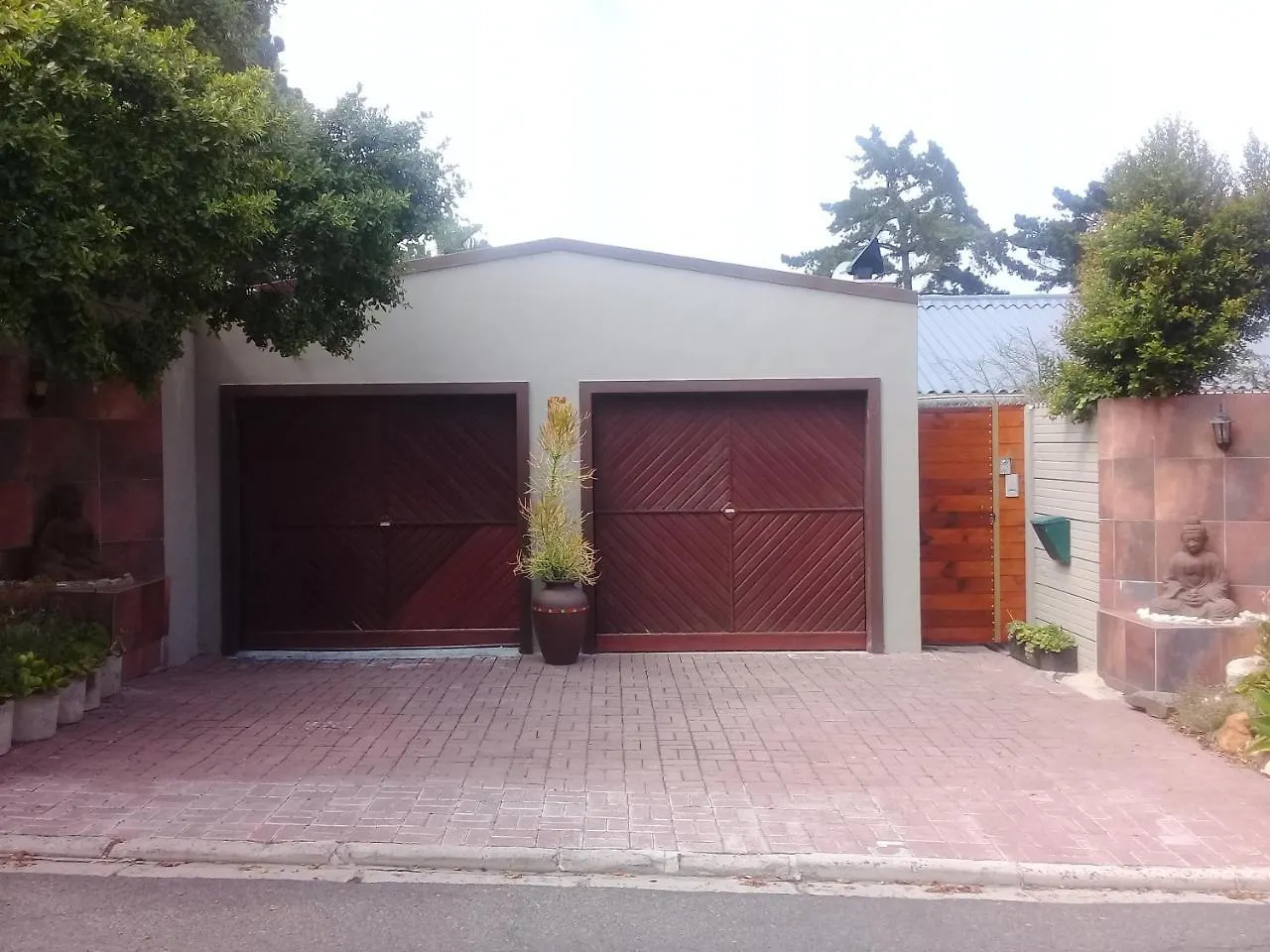 Guest house The Buddha Garden Cape Town